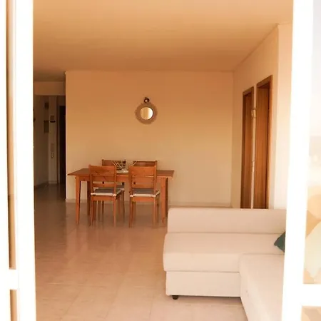 Apartment With Sea View *